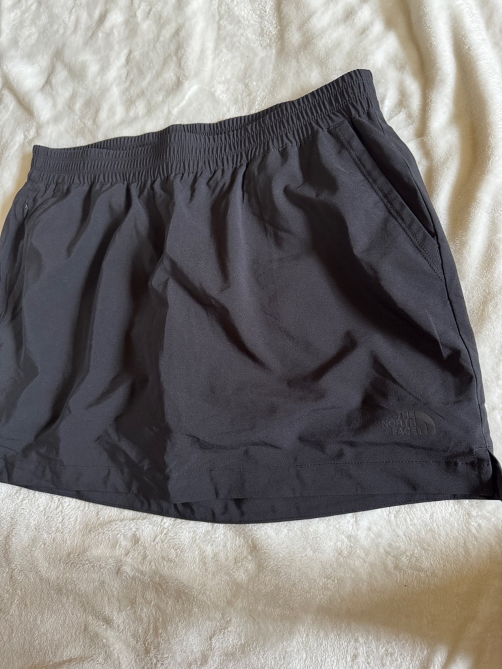 The North Face Black Athletic Skort with Pockets size lg 15”